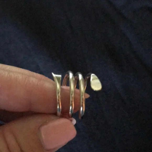 Lia Sophia ring - Picture 2 of 2